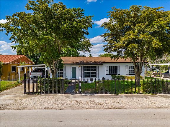 3rd image of 4225 NW 201st St
