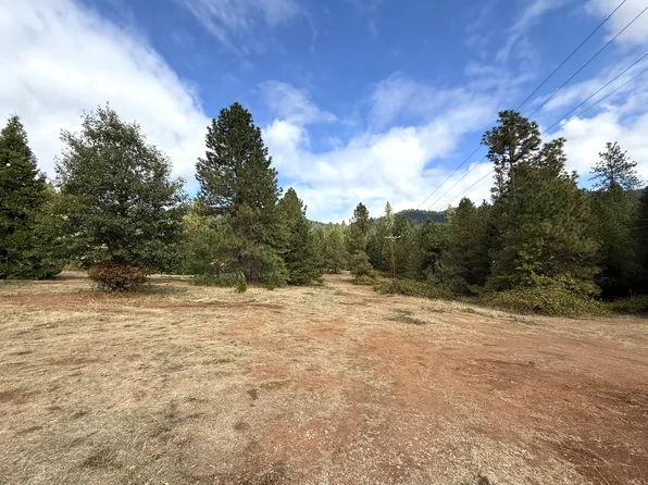 6400 Tunnel Loop Rd, Grants Pass, OR 97526