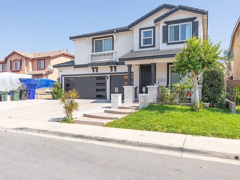 15736 Home Ct — Photo 3