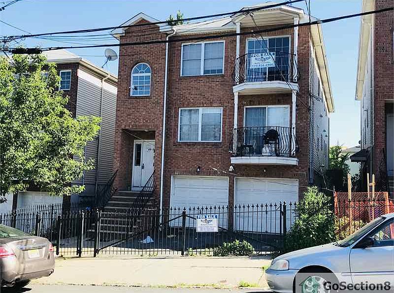 1st image of 49-51 Crawford St APT 3