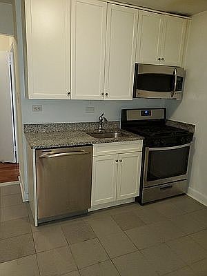 4th image of 3135 Crescent St APT 3M