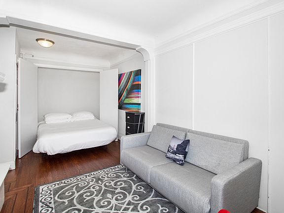 3rd image of 267 Green St #3