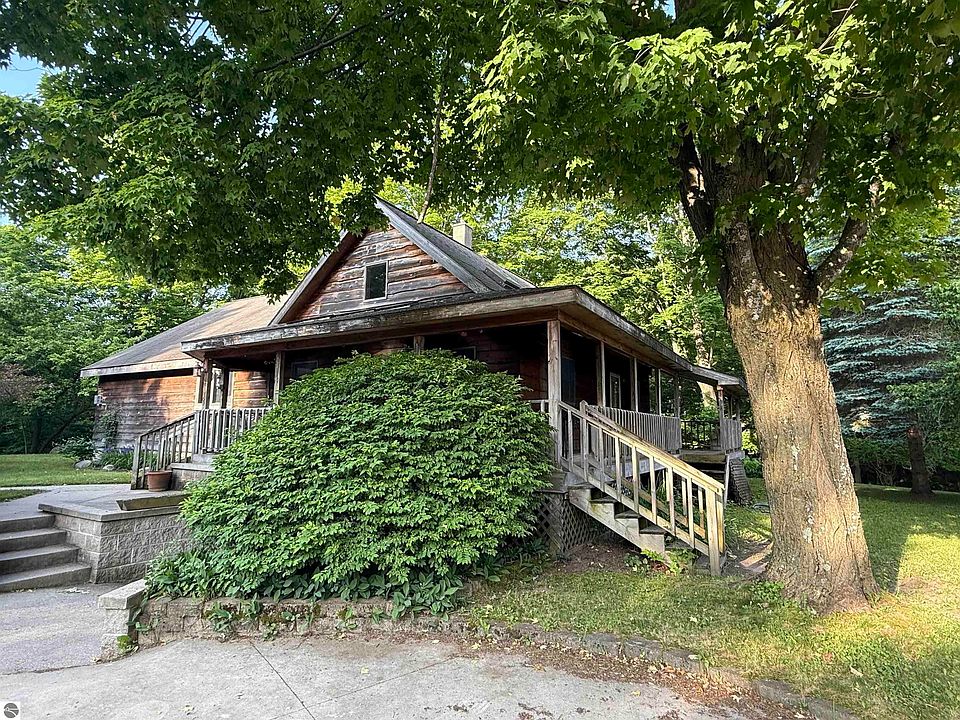 1st image of 1370 Hidden Hollow Dr