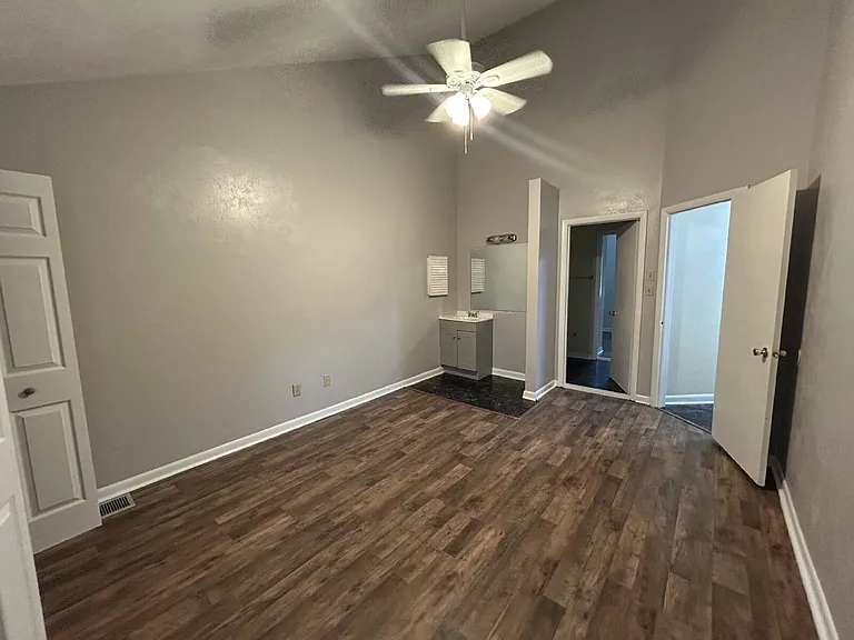 512 McKeithan St #3 — Photo 13