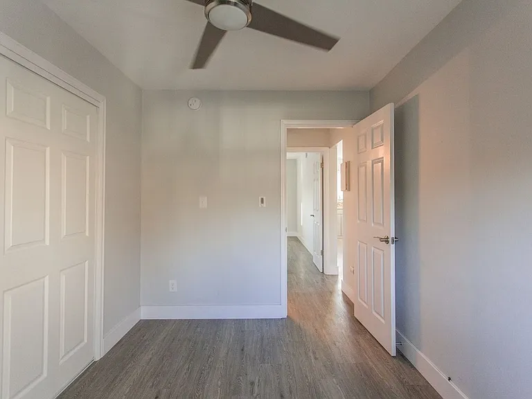 2401 Walnut St #6 — Photo 16