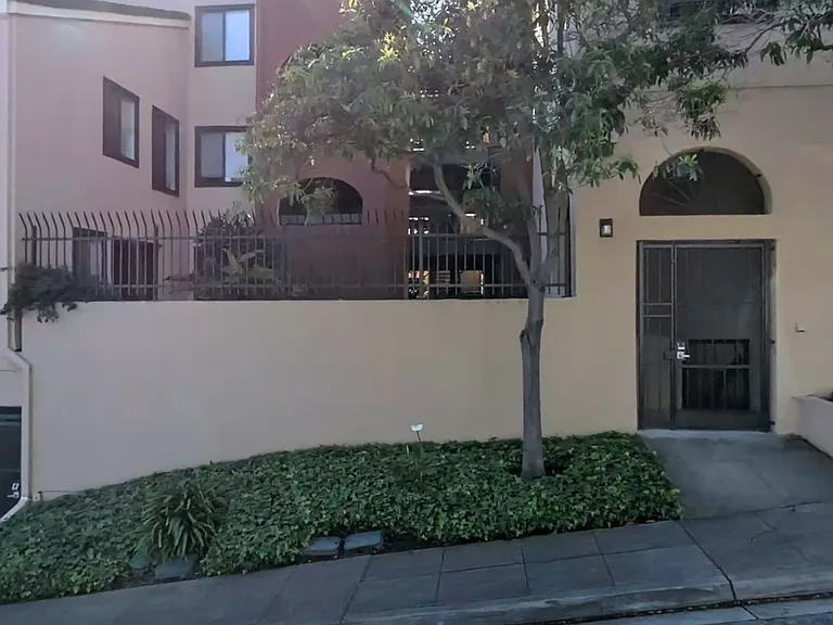 Unit is close to a side gated entry on F Street which makes Uber pickups, and friend meetup's a breeze.
