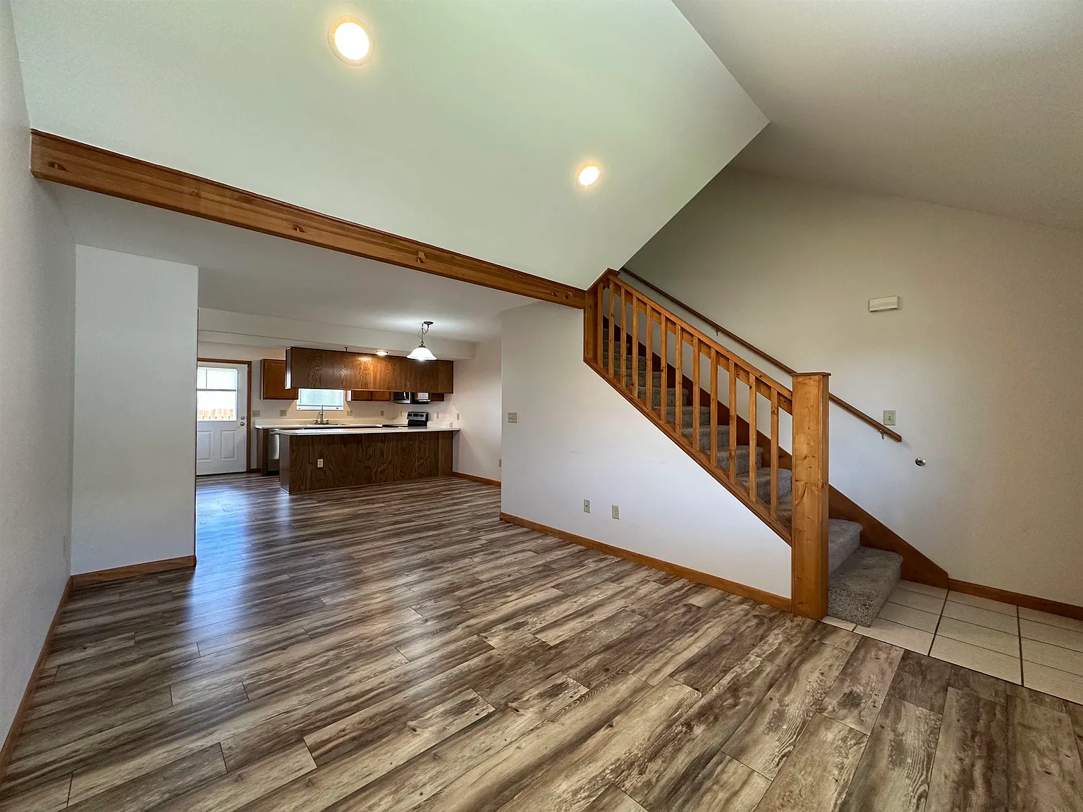 4 bed, 3.0 bath, 2335 sqft, $2,200 — Photo 3