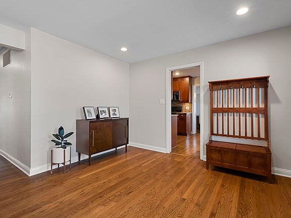 4th image of 1903 Big Oak Cir
