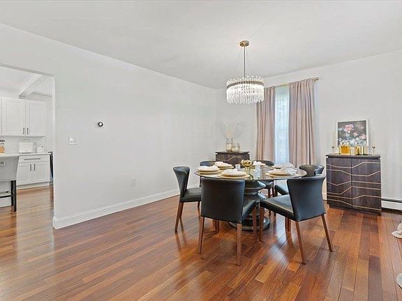 2nd image of 28 Silver St