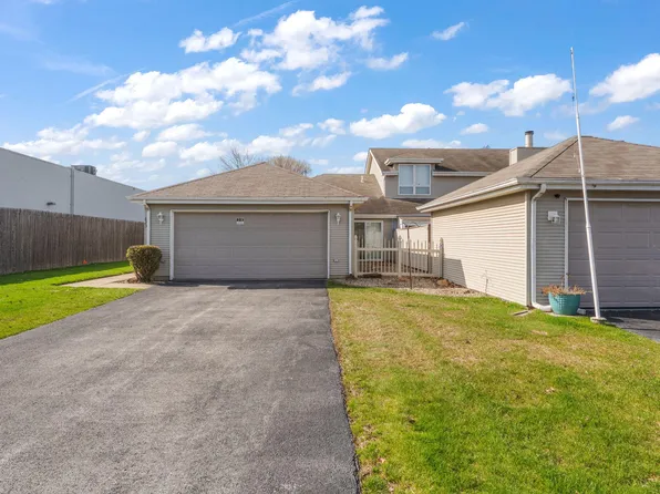 823 Spruce Ln, Schererville, IN 46375