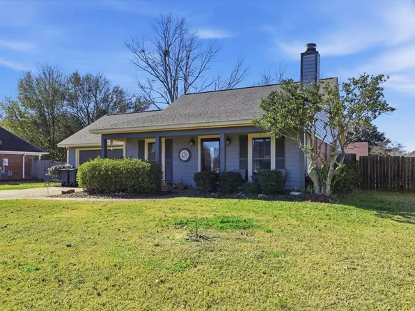 207 Hemlock Dr, Flowood, MS 39232