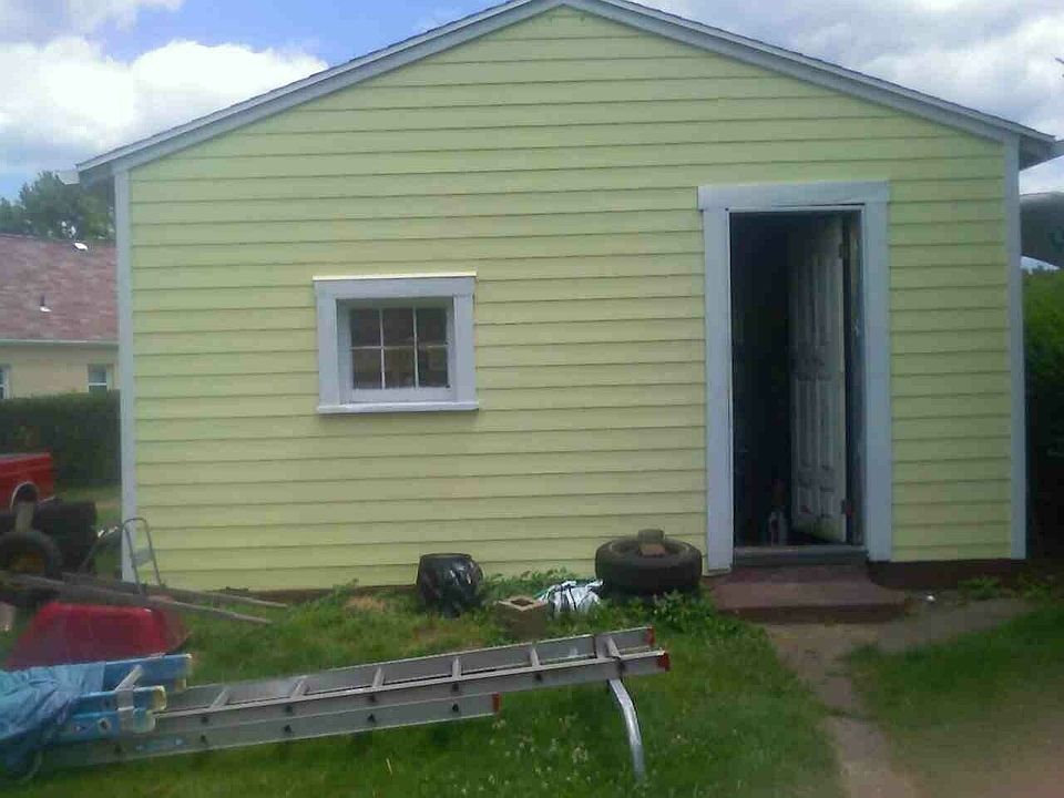 2nd image of 3742 Essex Ave