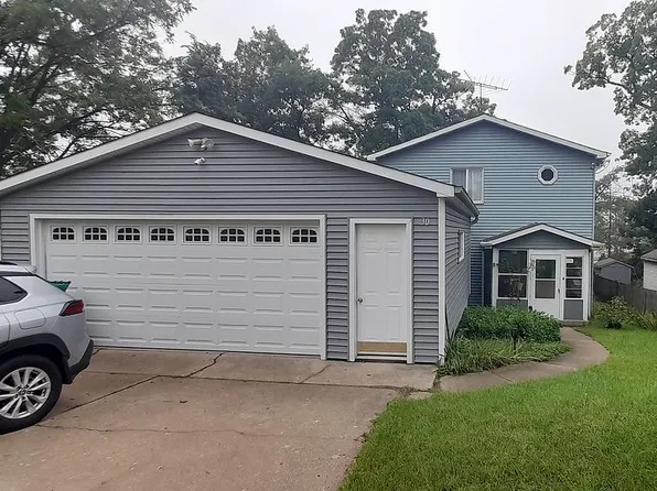 30 Lilac Ave, Fox Lake, IL 60020