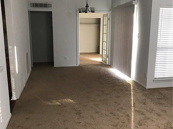 4th image of 423 Justice Dr
