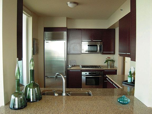 5th image of 425 1st St Unit 4802