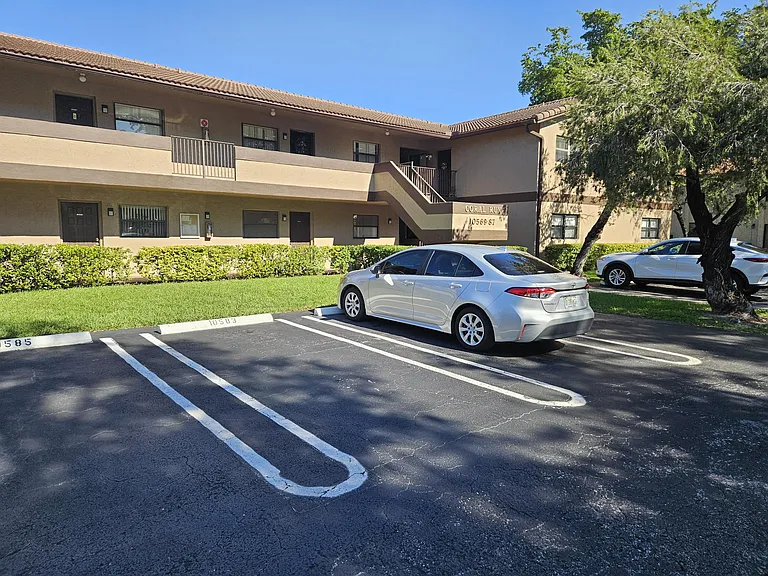 10571 Royal Palm Blvd #10571 — Photo 1