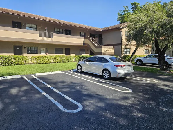 10571 Royal Palm Blvd, Pompano Beach, FL