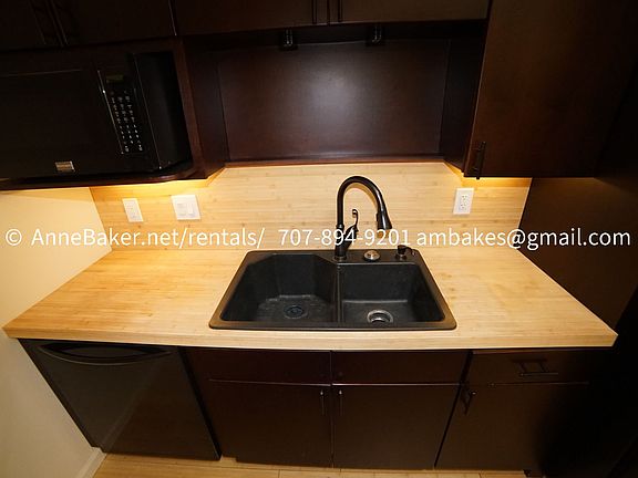 3rd image of 402 N Cloverdale Blvd #D