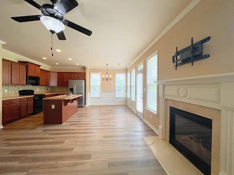 989 Parkside Wood Ct — Photo 7