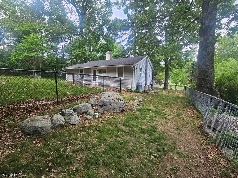 10 Shawnee Rd — Photo 12