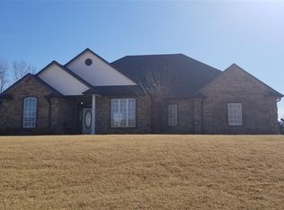 820 Hummingbird Dr, Cache, OK 73527
