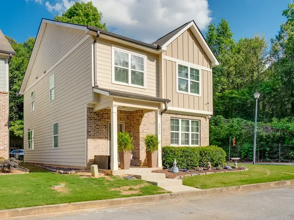 1313 Sweetbriar Cir, East Pt, GA 30344