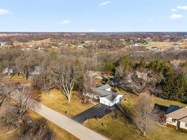 2613 East Grandview Drive, Milton, WI 53563