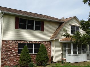 65 Flat Rock Rd, Dallas, PA 18612