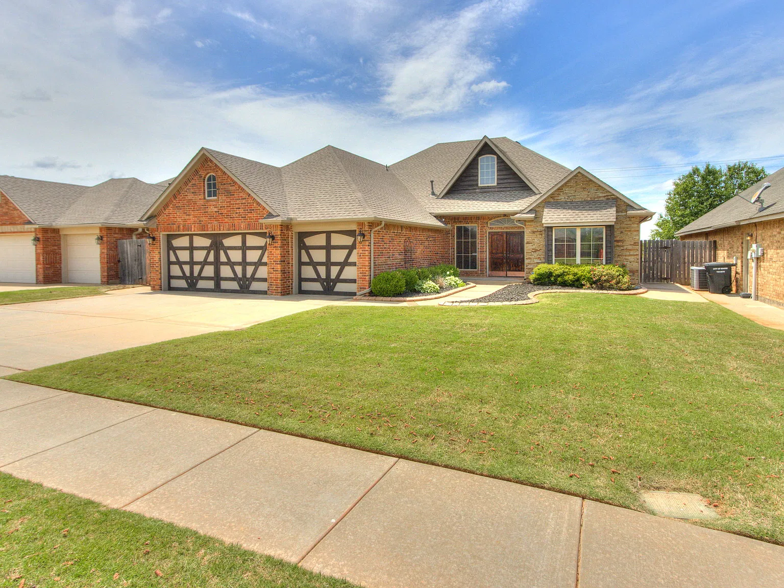 3 bed, 2.5 bath, 2225 sqft, $2,250 — Photo 4