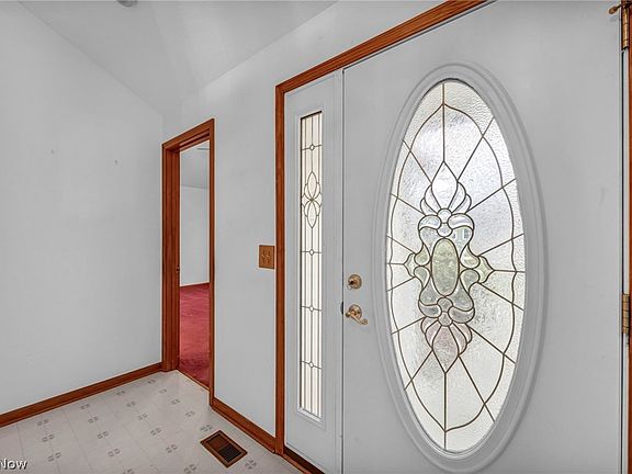 5th image of 1064 Yarmouth Rd