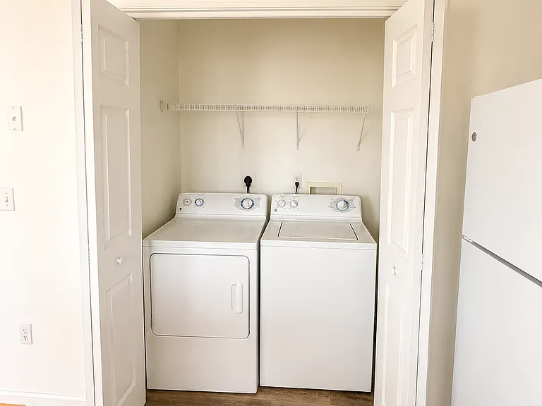 Laundry Area w/Washer Dryer