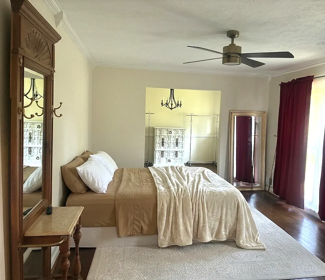 4 bed, 1596 sqft, $1,000 — Photo 1