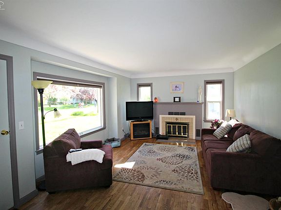 4th image of 8115 Edgewood Dr