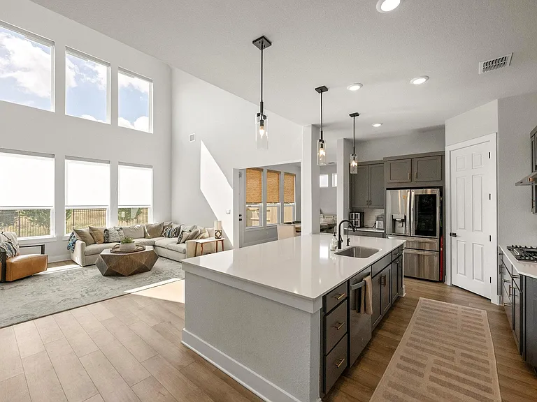 360 Crescent Moon Ct — Photo 2