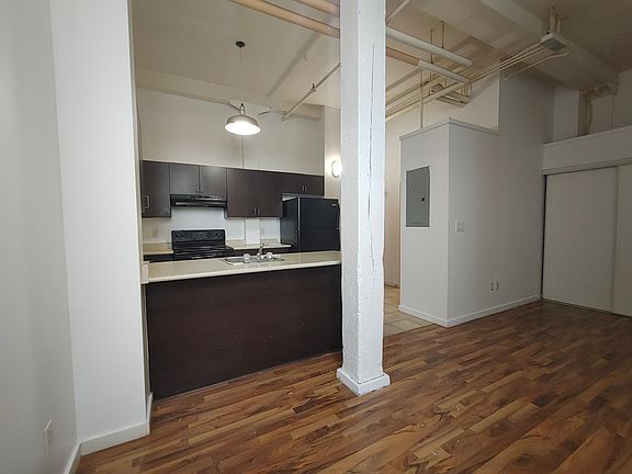 4th image of 35 Water St S #216