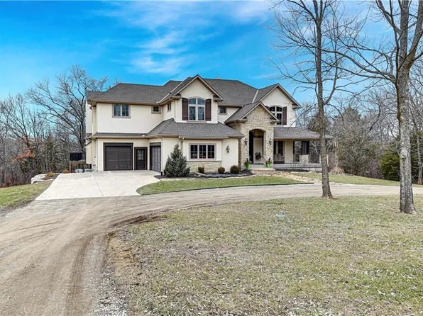 14555 Oak Valley Dr, Gardner, KS 66030