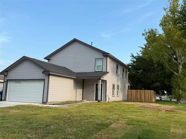 1327 5th Ave N, Texas City, TX 77590