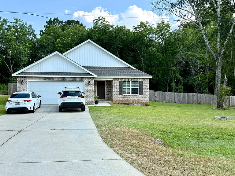 132 Gritney Rd — Photo 1