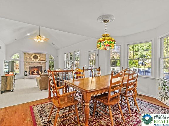 4th image of 4035 Ruth Rd