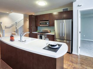 5550 Wilshire at Miracle Mile by Windsor, Los Angeles, CA 90036
