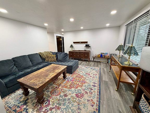 4th image of 804 Longview Ave