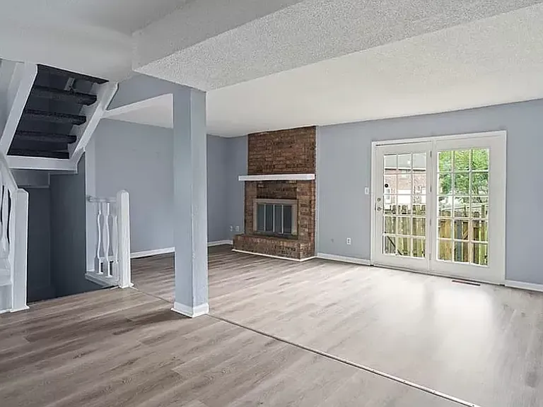 11815 E 59th Terrace Cir — Photo 3