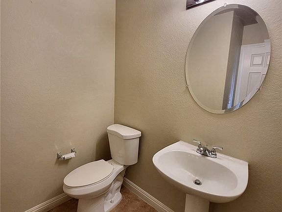 5th image of 8236 W Rochelle Ave
