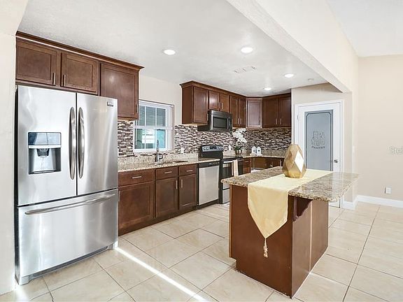 3rd image of 305 Collins Dr