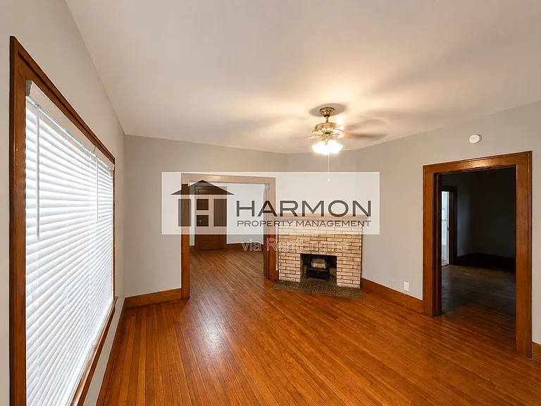 4612 S Seneca St — Photo 2
