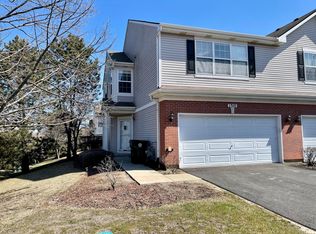 1310 W Black Wolf Rd, Round Lake, IL 60073