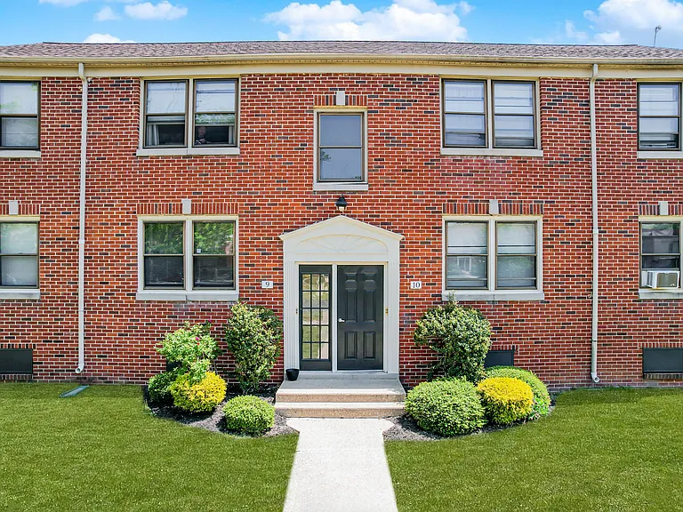 Park Towne Apartments LLC — Photo 16
