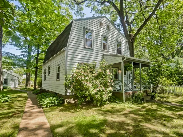 37 Ferncroft St, Longmeadow, MA 01106