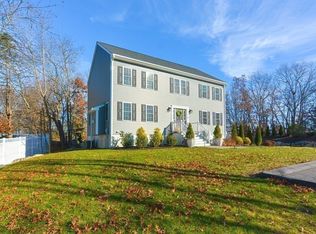 1 Cygnet Ln, Randolph, MA 02368
