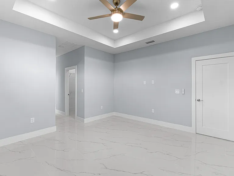 435 Poplar St — Photo 10